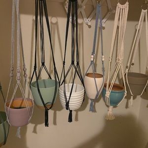 Plant Hanger with Pot